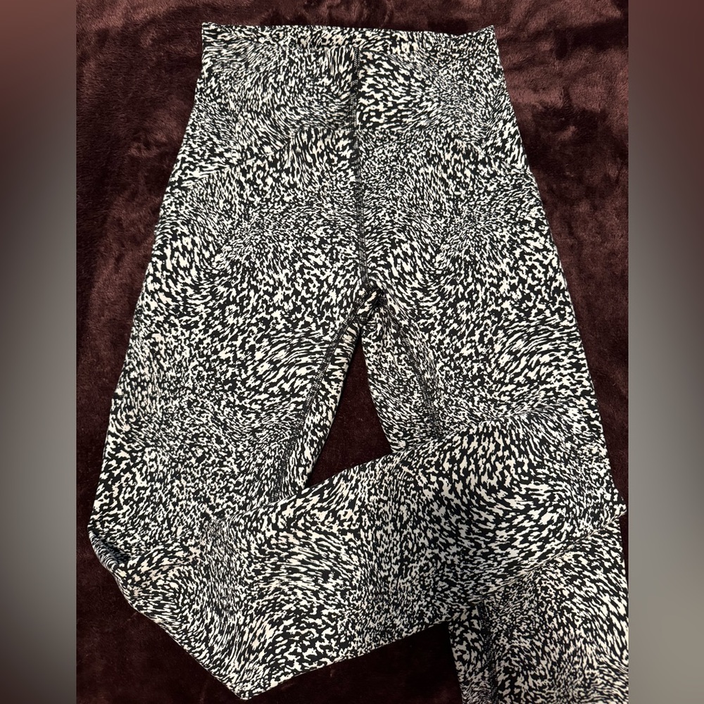 Lululemon Instill leggings